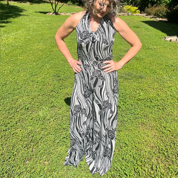 Stylish Black and White Palazzo Halter Jumpsuit - Picture 4 of 5